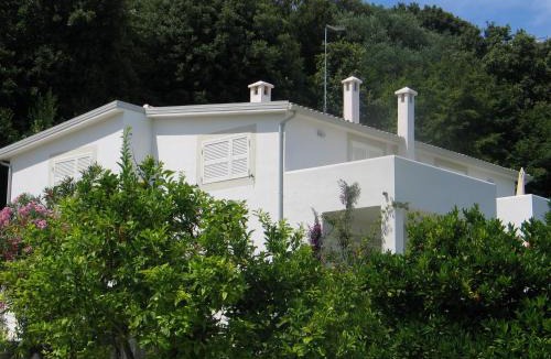 Rodi Garganico House | Villa Giulia - Apartment in Villa with sea view