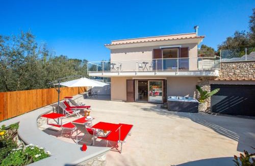 Schiazzano Villa | Villa Hemera - Mediterranean elegance with private jacuzzi and Capri views