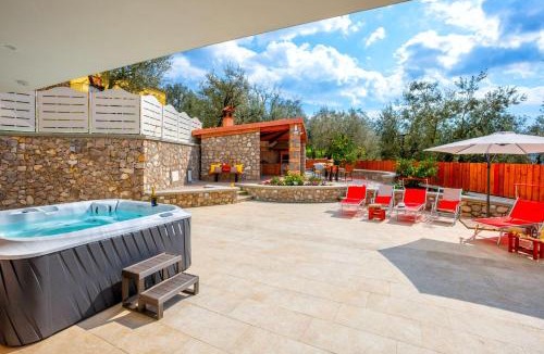 Schiazzano Villa | Villa Hemera - Mediterranean elegance with private jacuzzi and Capri views