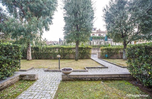 Guidonia Montecelio Villa | Villa in golf course