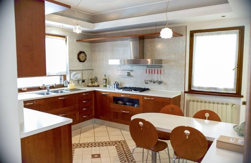 Cerreto Villa | Villa Isoletta, Beautiful vacation home with pool