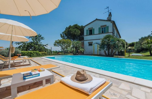 Corinaldo Villa | Villa La Capuccina - Private villa, 3 bedrooms, pool, pets, wifi, Marche