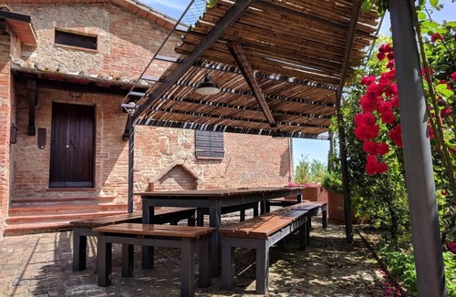 Chiusi Villa | Villa La Cascata - Private Tuscan Villa with pool