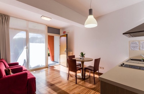 Morro d'Alba Villa | Villa Lorena with pool, surrounded by a park of olive trees, just 15 km from the beach of Senigallia