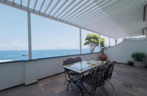 Marina Grande Hotel | Villa Marina Capri - Preferred Hotels & Resorts