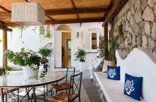 Marina del Cantone Villa | Villa Marinella close to the sea with private pool