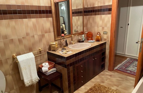 Mosciano Sant'Angelo Bed & Breakfast | Villa Monaco: Double Room in Villa with Pool, Hot Tub