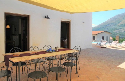 Itri House | VILLA OASIS Relax & pool 15 min. far from the sea