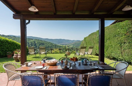 Subbiano Villa | Villa Olivi Pool by Geco Vacation Rentals