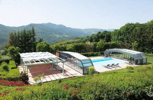 Trivigno Villa | Villa Petruzia: A spacious and welcoming two-story residence surrounded by the greenery and facing the Dolomiti Lucane mountains, with Free WI-FI.