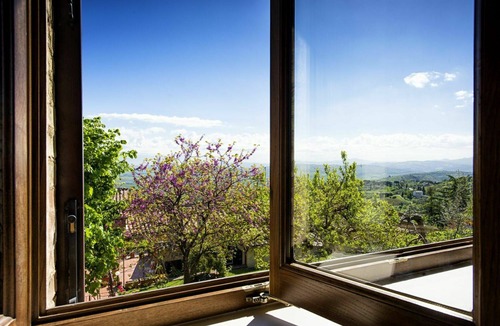 Montalcino Villa | Villa Piazza della Fortezza - Villa with Jacuzzi