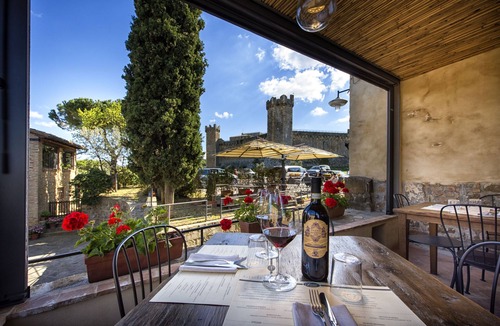 Montalcino Villa | Villa Piazza della Fortezza - Villa with Jacuzzi