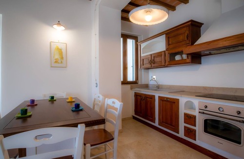 Rio Marina Villa | Villa Porticciolo has an heartbreaking view.