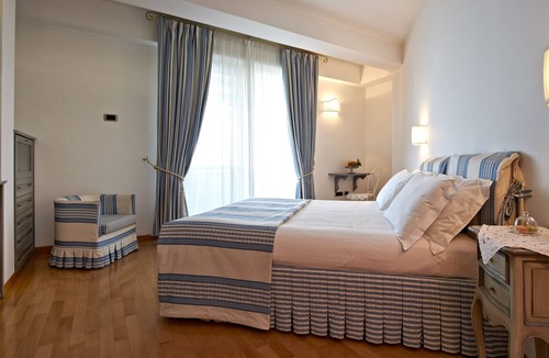 Historical Downtown Salerno Hotel | Villa Poseidon Boutique Hotel & Events