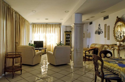 Historical Downtown Salerno Hotel | Villa Poseidon Boutique Hotel & Events