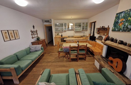 Brenzone sul Garda Villa | Villa Prada, one step away from every attraction, spacious, tree-lined park, barbecue.