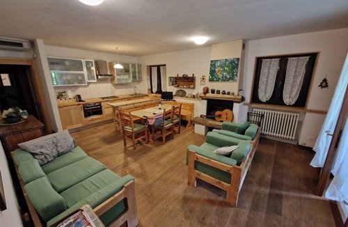 Brenzone sul Garda Villa | Villa Prada, one step away from every attraction, spacious, tree-lined park, barbecue.