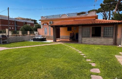 Latina Lido Villa | 'Villa Vènere Deluxe' 50mt Sea-Jacuzzi-Free Parking-Garden