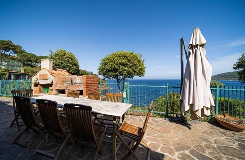Naregno House | Villa with private beach and pool