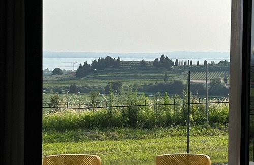 Cavaion Veronese House | Villetta Cavaion, in the middle of olive groves & vineyards overlooking the lake