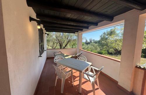 Policastro Bussentino Apartment | Villetta Gentili a due passi dal Mare - Patio e Parcheggio