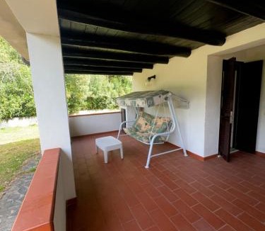 Policastro Bussentino Apartment | Villetta Gentili a due passi dal Mare - Patio e Parcheggio