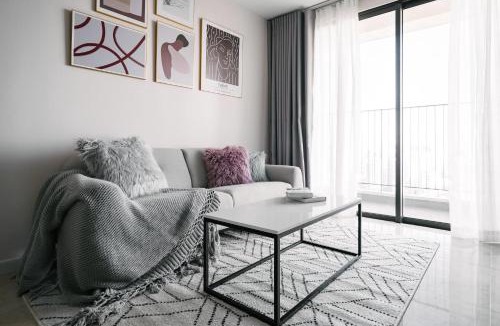 Trung Hoa Nhan Chinh Apartment | Vinhomes D'Capitale Hanoi - CitiHome