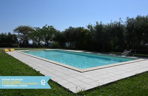 Villaggio Taunus Apartment | VIVA3 - Numana, ampio trilocale in villa con piscina
