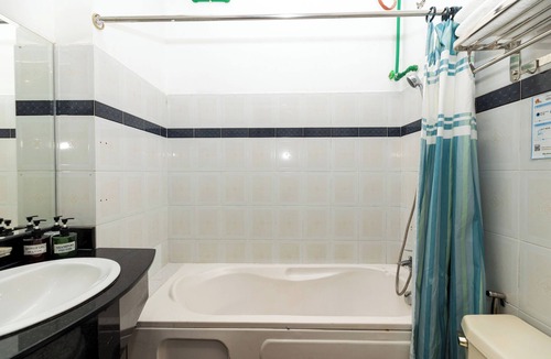 Phuong 6 Hotel | Vuon Tao Dan Hotel Near Ben Thanh Market