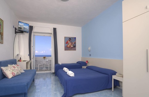 Forio Bed & Breakfast | Wellness and relaxing time in Ischia per 16 people