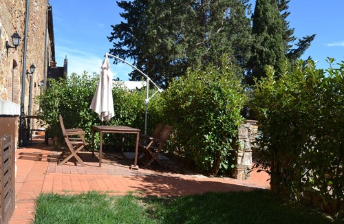 Casalappi Apartment | WIDE APARTMENT WITH PRIVATE GARDEN, POOL, TENNIS, 8KM FROM THE SEA