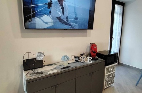Meta Apartment | Within walking distance of all services, nice apartment with large terrace.