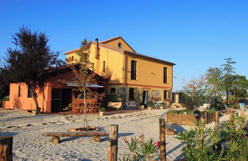 Campli Villa | Wonderful private villa with private pool, A/C, WIFI, TV, patio and pets allowed, close to Teramo