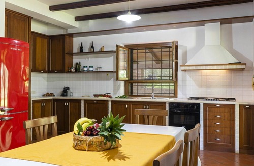 Itri Villa | Wonderful private villa for 10 people with WIFI, private pool, TV, patio and pets allowed