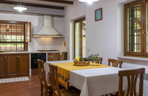 Itri Villa | Wonderful private villa for 10 people with WIFI, private pool, TV, patio and pets allowed