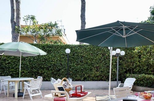 Latina Lido House | Wonderful private villa for 10 people with WIFI, TV, terrace and parking