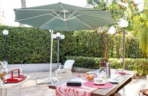 Latina Lido House | Wonderful private villa for 10 people with WIFI, TV, terrace and parking