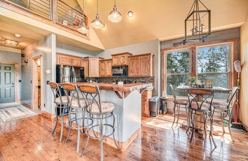 Lead House | Woodland lodge 1/4 mile from Terry Peak with private hot tub, firepit, fireplace