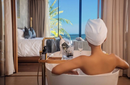 Dien Duong Hotel | Wyndham Royal Beachfront Resort & Spa Danang