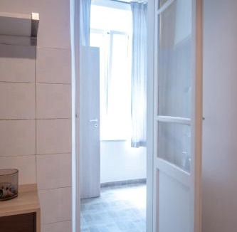 Tuscolano Apartment | Yellow Pop Apartment - Design e Colore a Roma