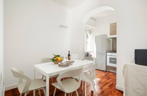 Meta Bed & Breakfast | YourHome - Villa Sorrento