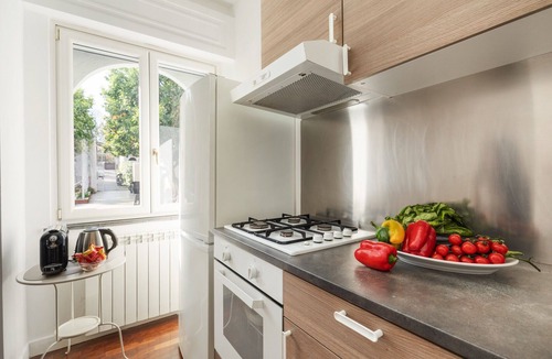 Meta Bed & Breakfast | YourHome - Villa Sorrento
