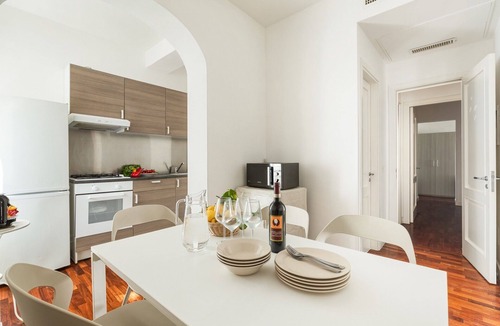 Meta Bed & Breakfast | YourHome - Villa Sorrento