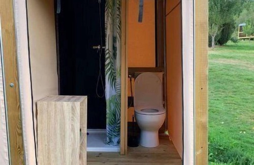 Chamberet House | ZEcamping 3 étoiles piscine couverte animaux acceptés tente 4m2 2 pers