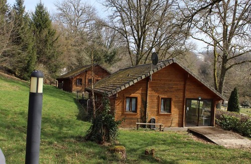 Correze Ski Chalet | ZEcamping 3 étoiles piscine chiens acceptés mobil-home 4 pers