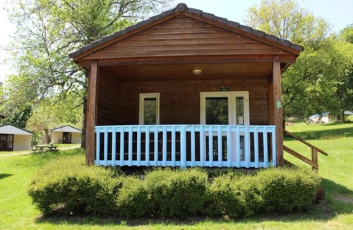 Correze Ski Chalet | ZEcamping 3 étoiles piscine chauffée chiens acceptés mobil-home 4 pers