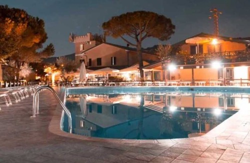Pineto House | ZEcamping 4* animé pataugeoire dog friendly locatif TV clim 6 pers