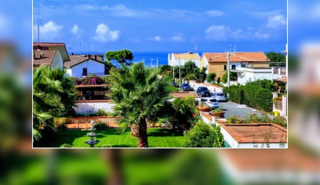 100m>beach, 340m>trainstation to Rome, big garden, BBQ, terrace-view towards sea