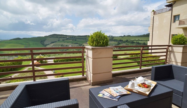 1600 square feet, 2 bedrooms, 2 bathrooms, kitchen living & terrace with view