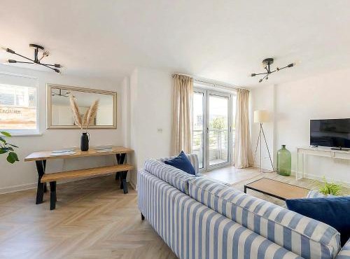 2 Bed Shoreditch Skyline Modern Flat By Station